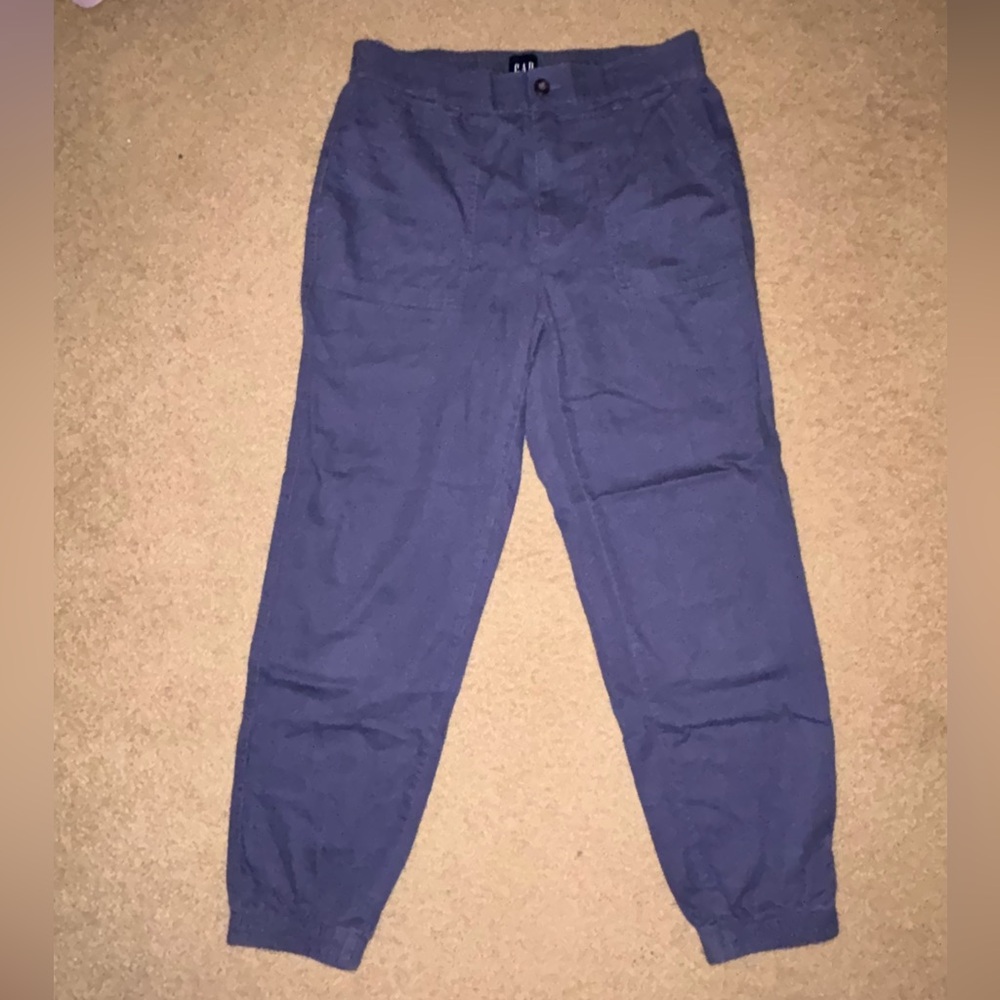 GAP women’s navy jogger